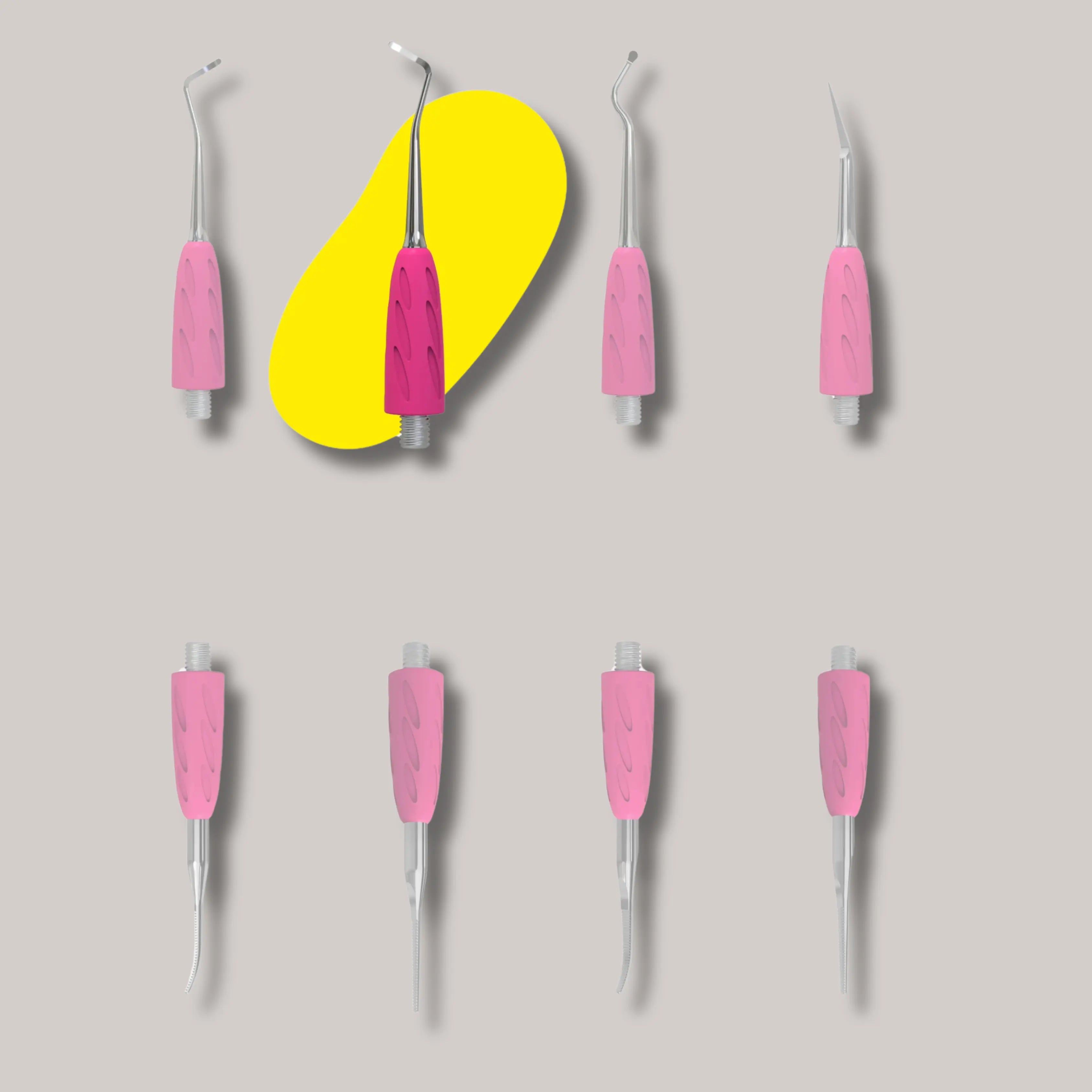 Combo UNIQ 32 Curette (Bend to the Right) – stainless steel pedicure tool for ingrown nails and callus removal with an ergonomic silicone grip.
