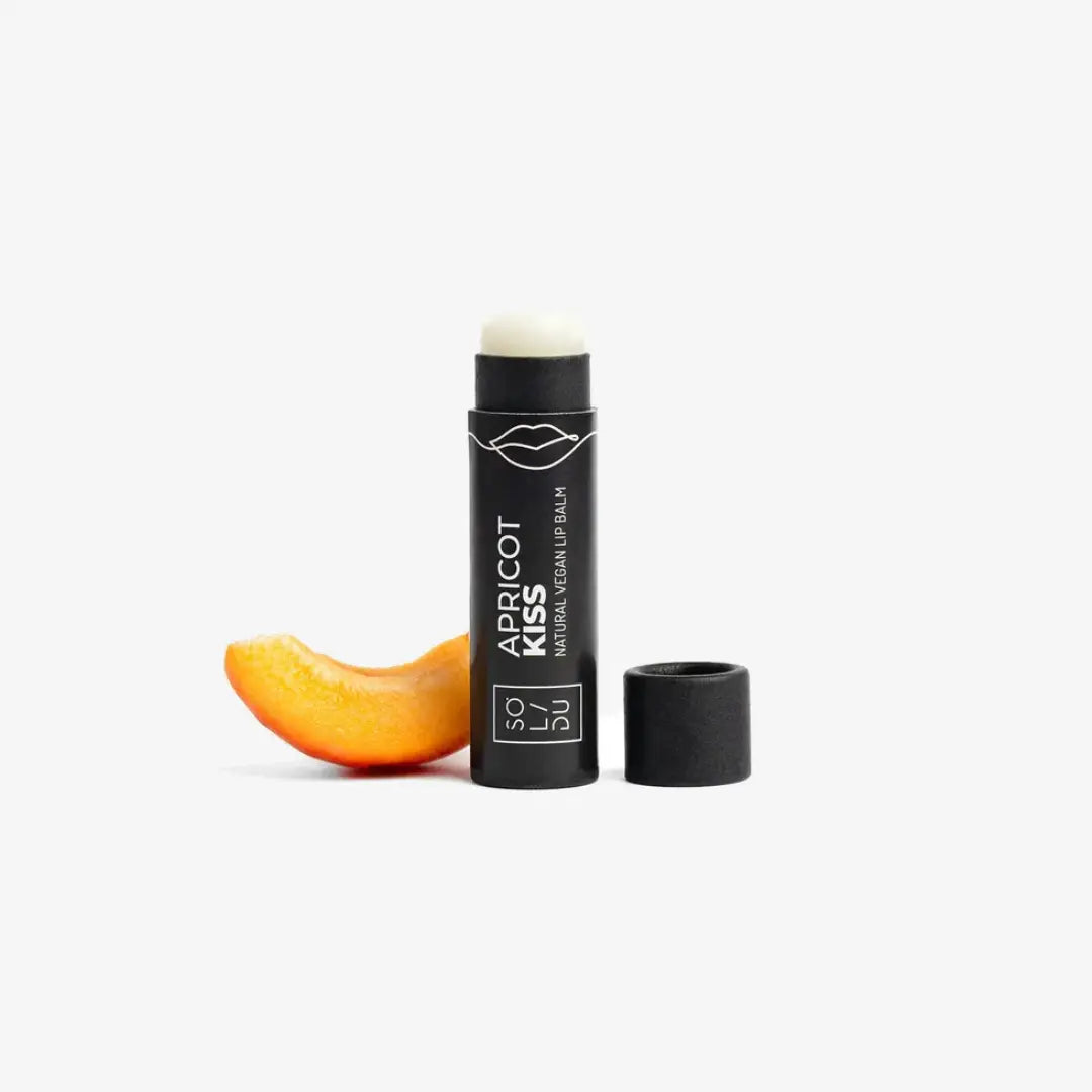 APRICOTKiss vegan lip balm – fragrance-free lip care with apricot kernel oil, berry wax, and vitamin E, for sensitive lips, 7g