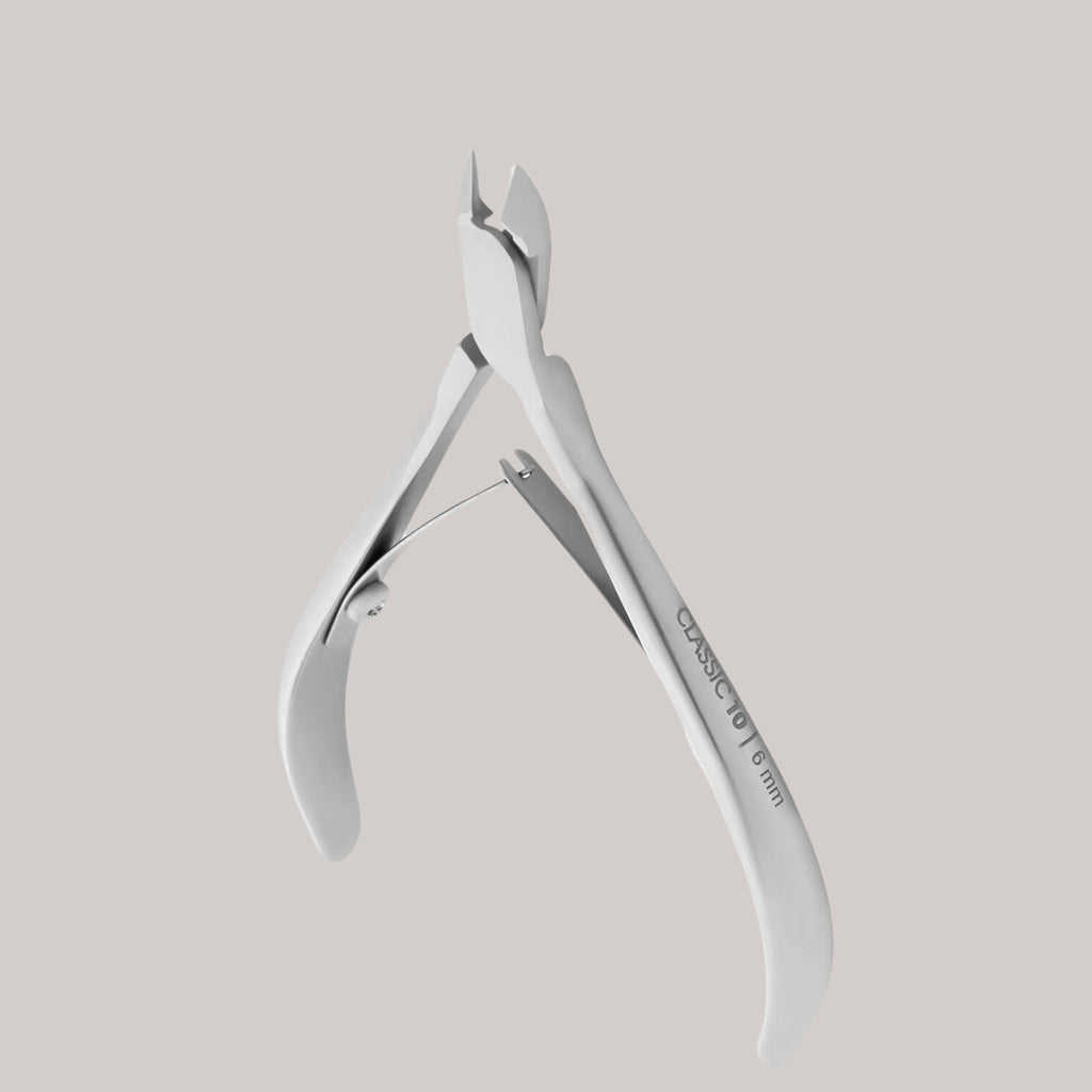 Cuticle Nippers CLASSIC 10 6 mm – stainless steel nippers with ergonomic handles for precise skin trimming.