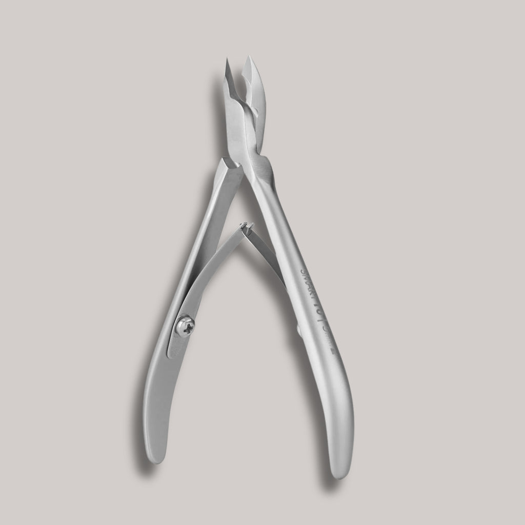 Professional Cuticle Nippers SMART 10 5 mm – designed for precise cuticle care with ergonomic handles and high-alloy stainless steel for durability and performance.