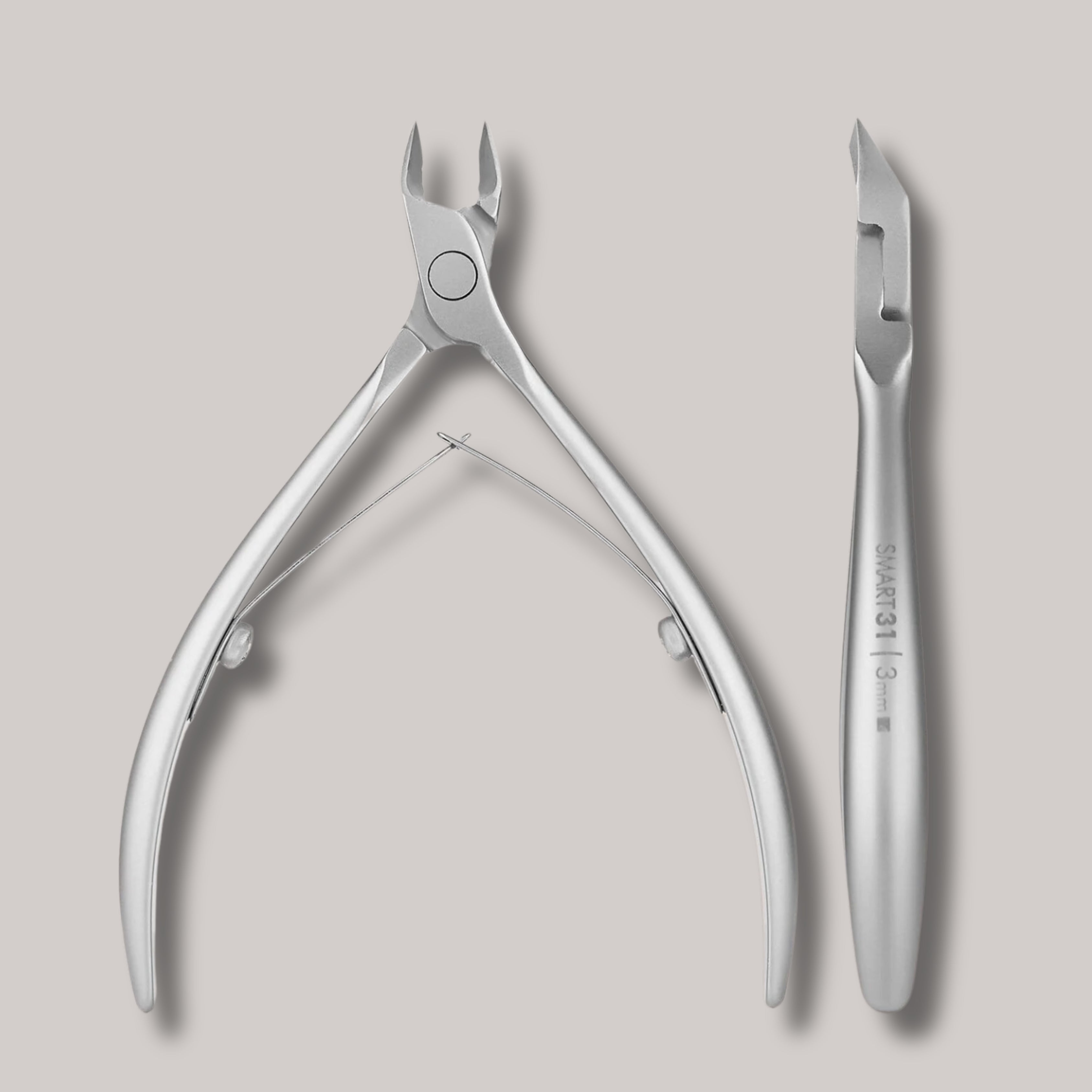 Professional Cuticle Nippers SMART 31 – 3 mm
"Stainless steel cuticle nippers with ergonomic short handles and sharp 3 mm blades. Designed for professional manicures, sterilization-safe, and corrosion-resistant.