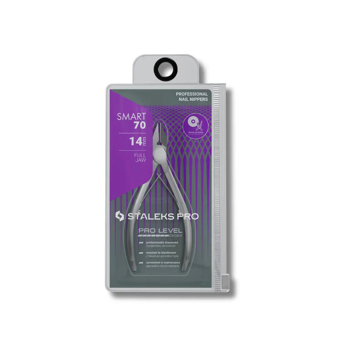 14mm cutting edge and double spring mechanism closeup for nails