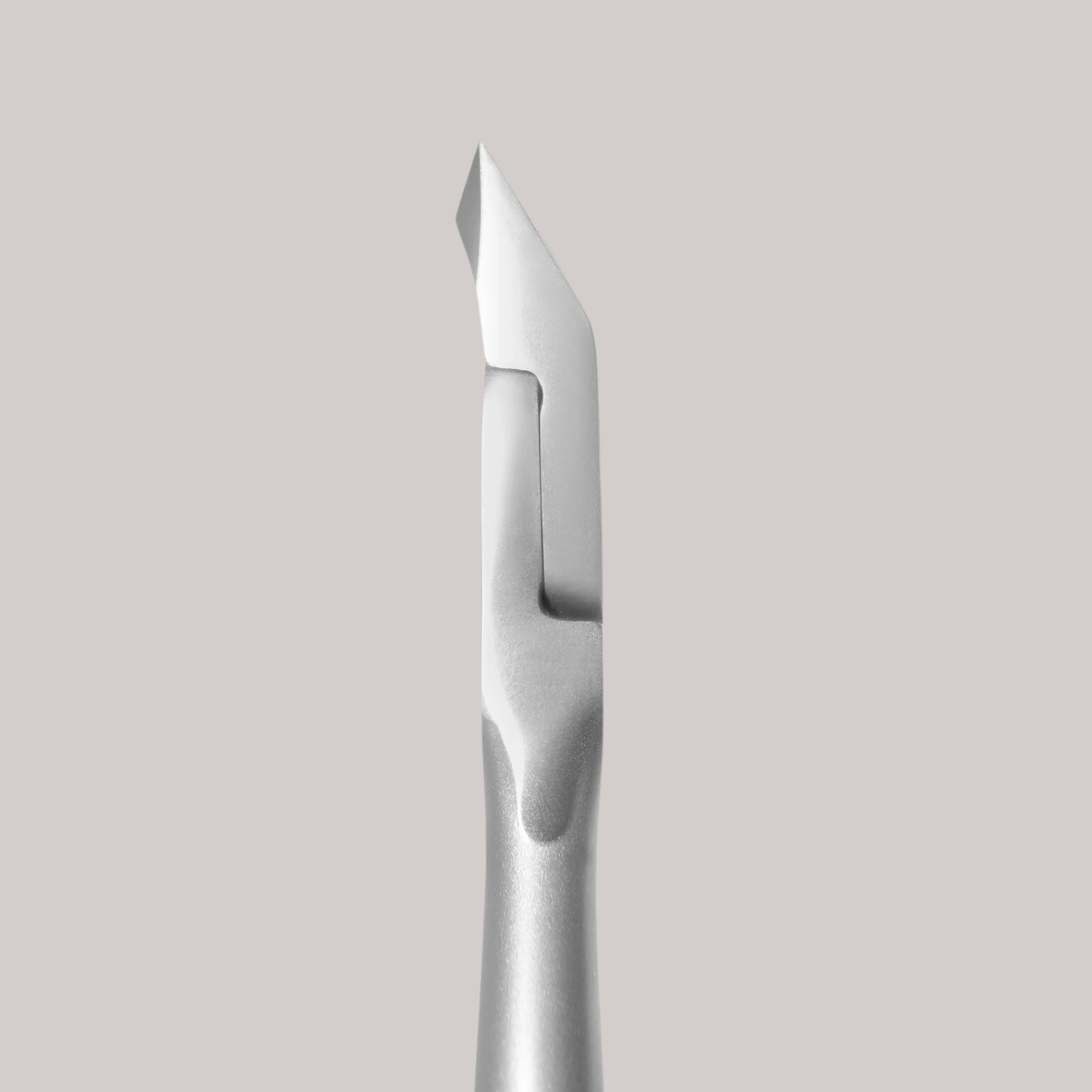 Professional Cuticle Nippers SMART 80 – 5 mm
"High-precision cuticle nippers with ergonomic handles and sharp stainless steel blades. Designed for professional use, sterilization-safe, and corrosion-resistant.