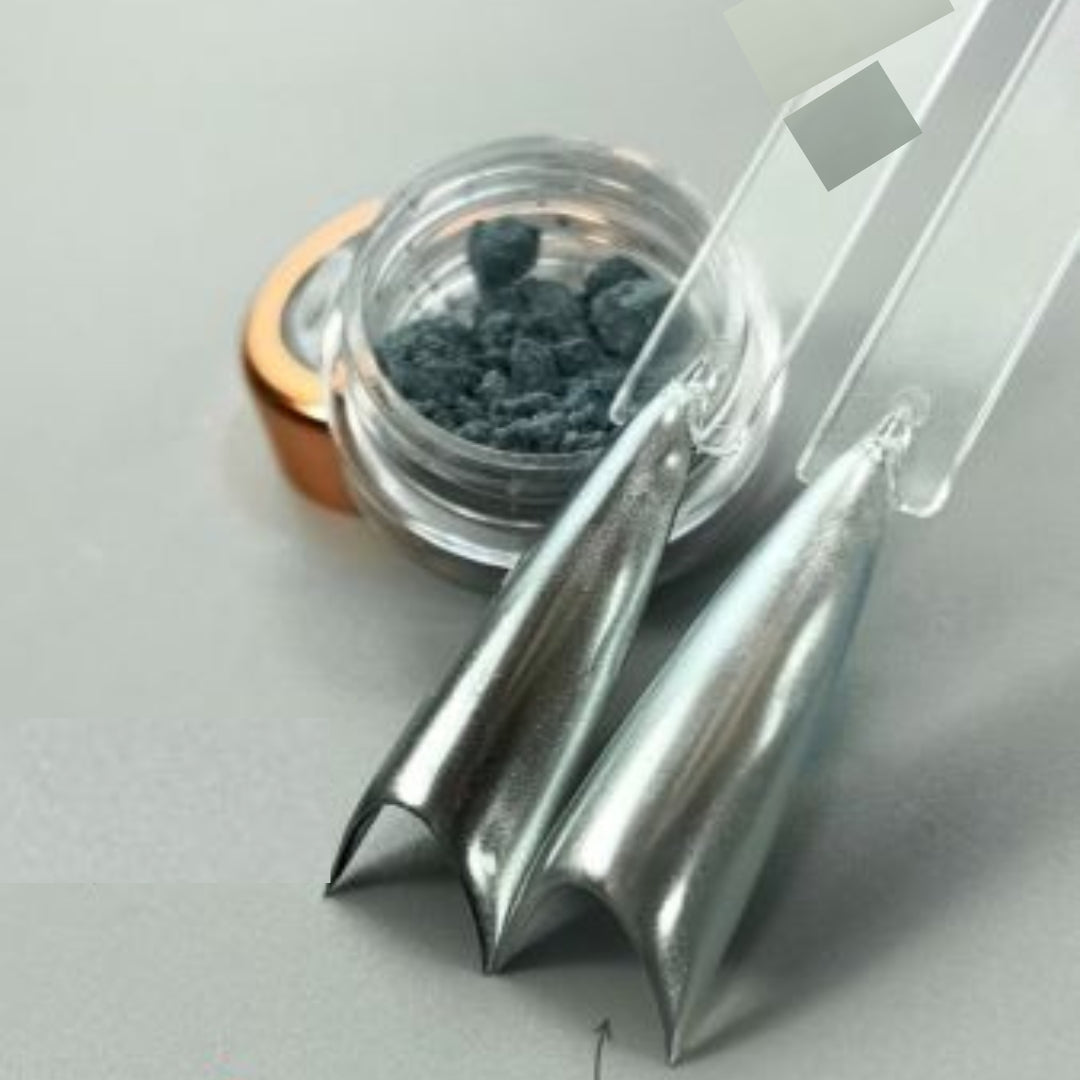 Moonlight Aurora Chrome Powder – 0.5g jar for pastel shimmer nail art with silver, pink and mint tones.