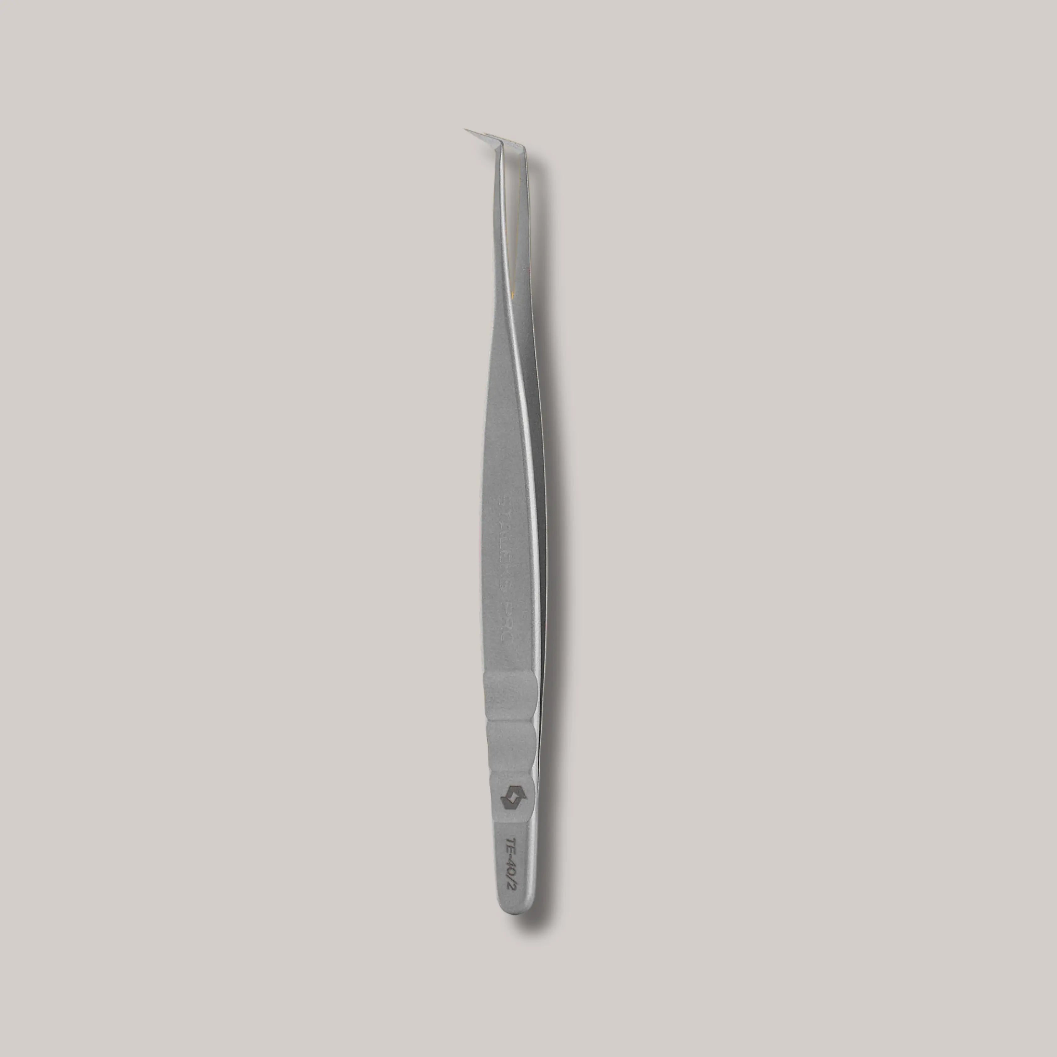 EXPERT 40 TYPE 2 professional eyelash tweezers – L-shaped (70°) precision tool for volume and classic eyelash extensions. Stainless steel with a satin matte finish.