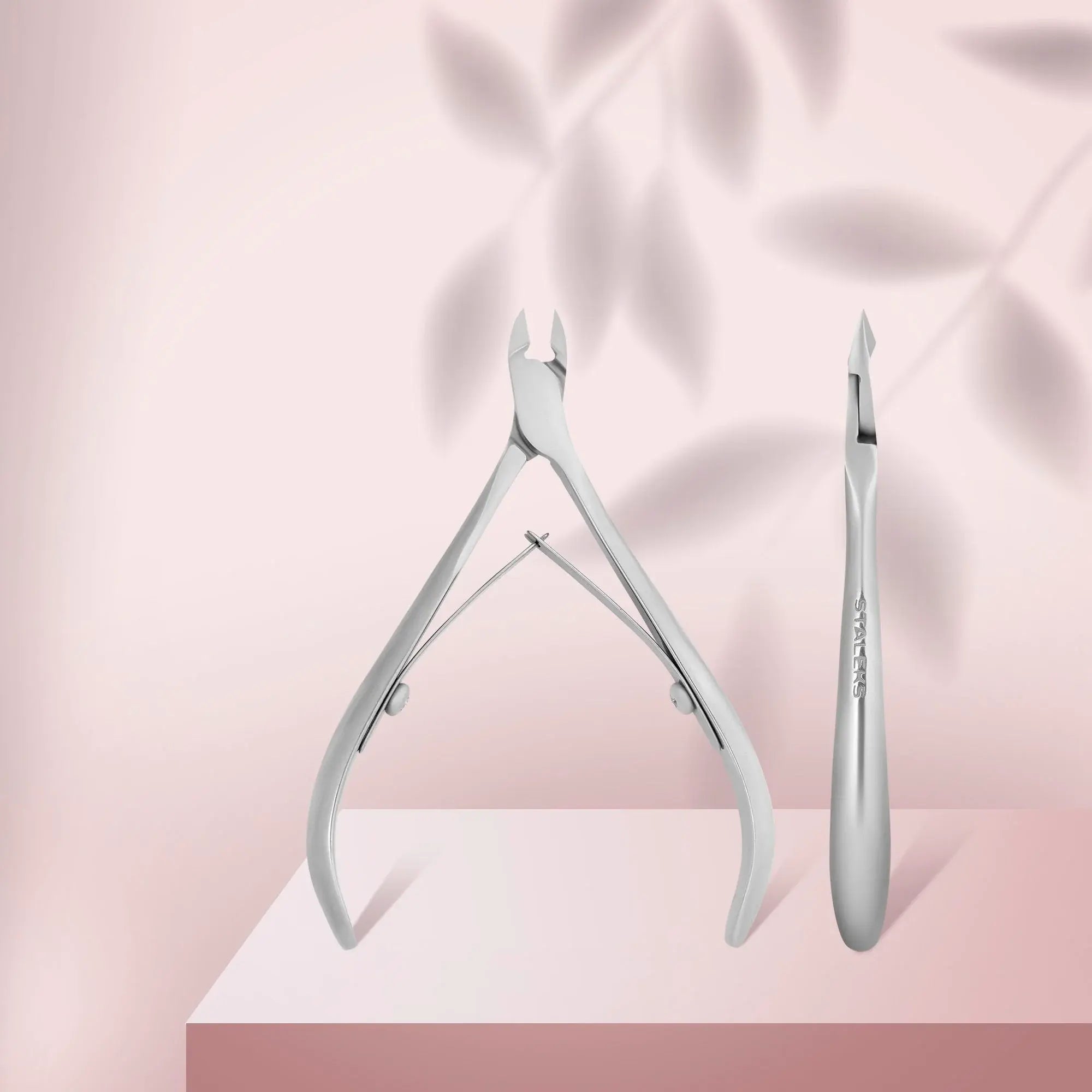 Cuticle Nippers CLASSIC 10 6 mm – stainless steel nippers with ergonomic handles for precise skin trimming.