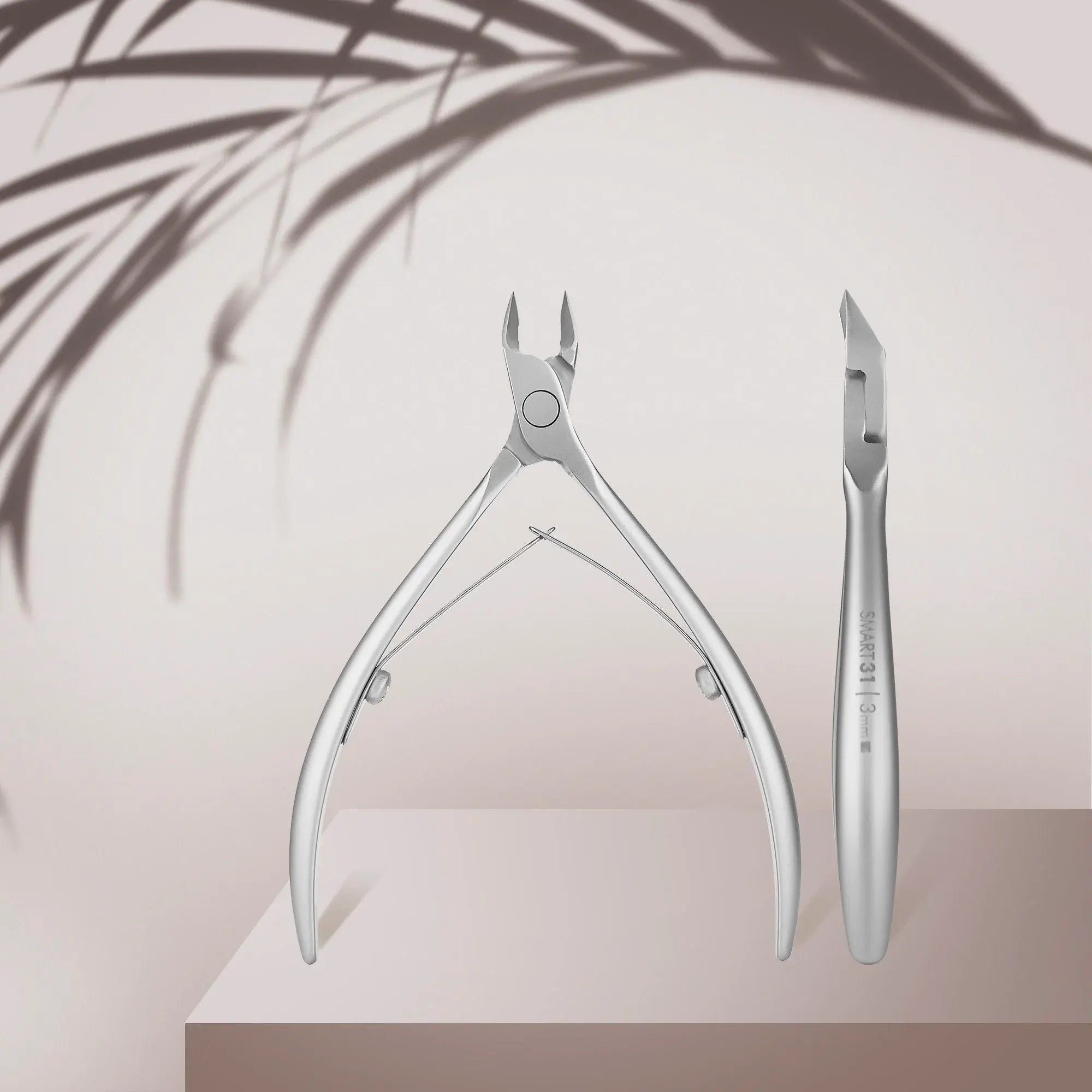 Professional Cuticle Nippers SMART 31 – 3 mm
"Stainless steel cuticle nippers with ergonomic short handles and sharp 3 mm blades. Designed for professional manicures, sterilization-safe, and corrosion-resistant.