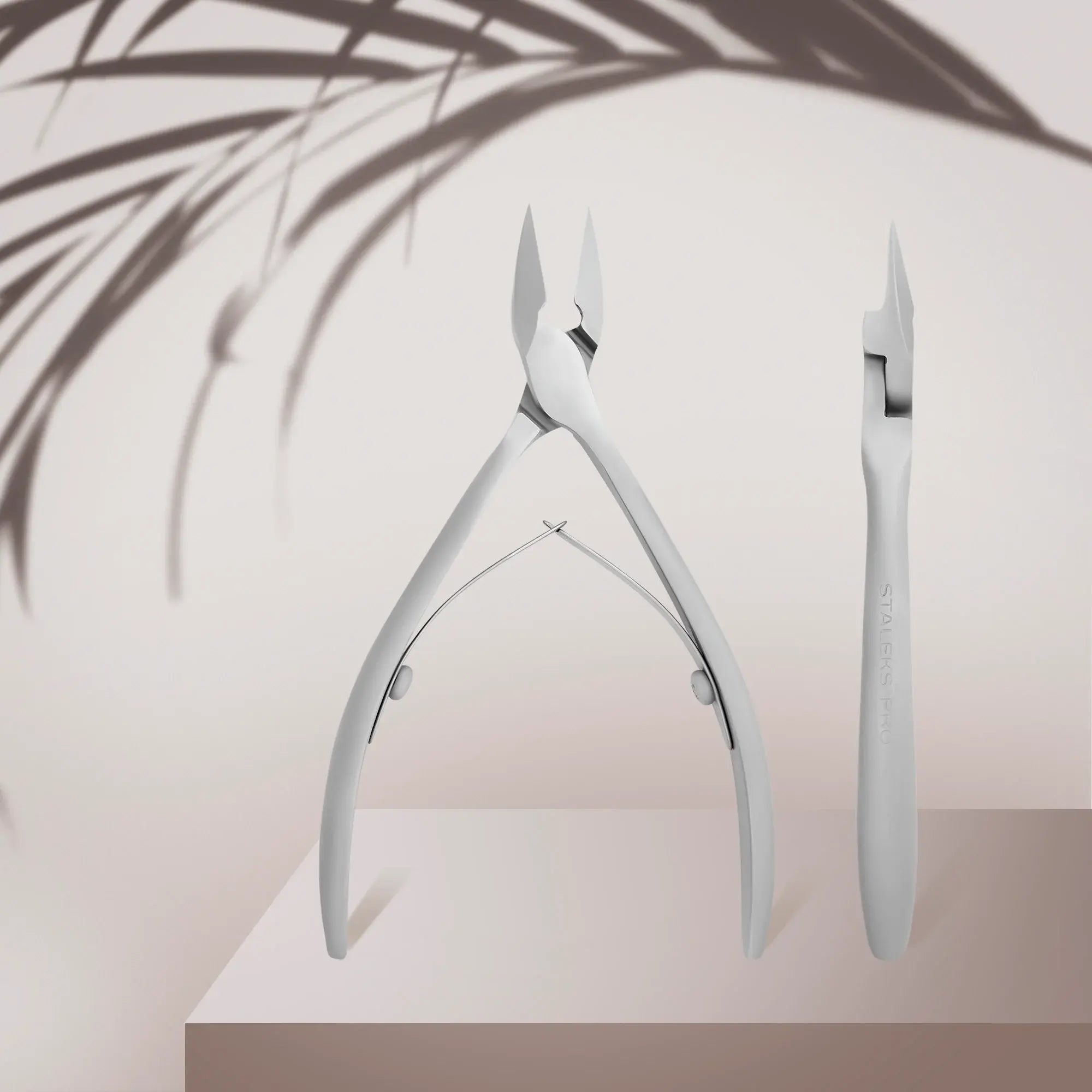Professional Nippers For Ingrown Toenails SMART 71 14 mm – high-quality stainless steel nippers with ergonomic handles for safe and precise ingrown toenail removal.

