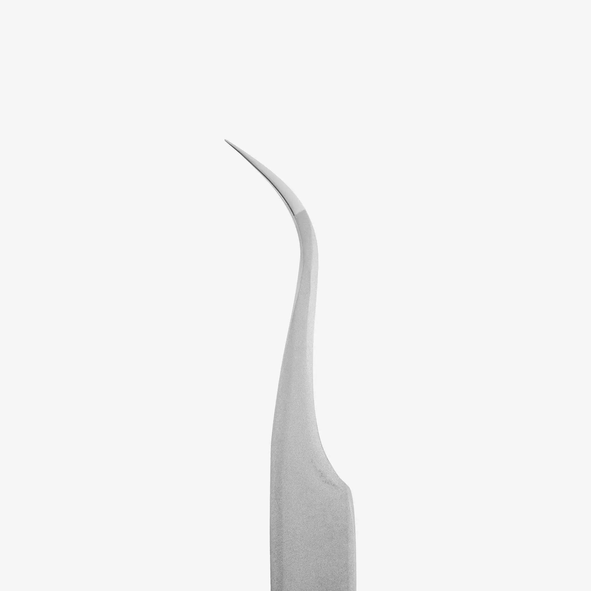 EXPERT 41 TYPE 1 professional eyelash tweezers – curved precision tool for volume and classic eyelash extensions. Stainless steel with a satin matte finish.