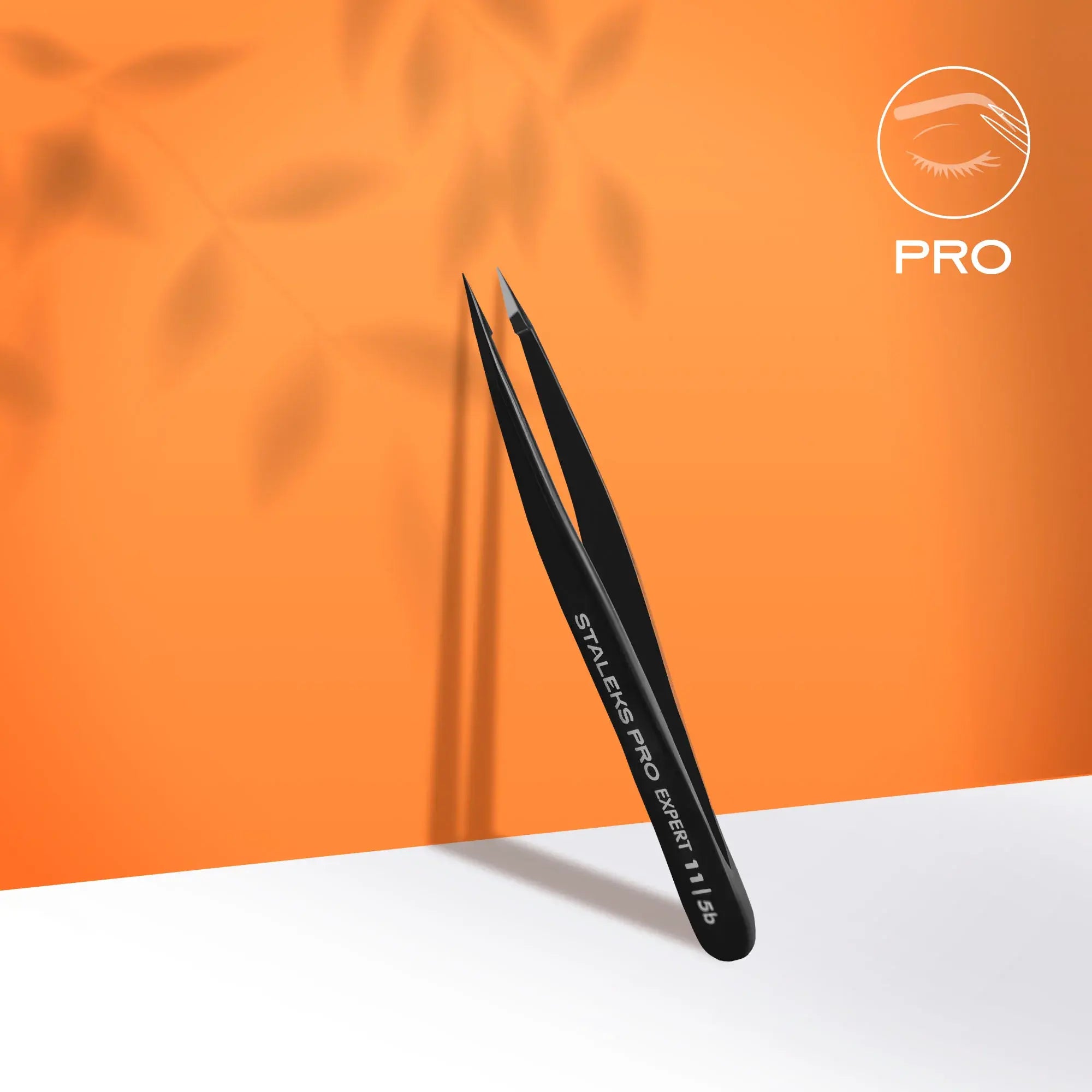 EXPERT 11 TYPE 5 professional eyebrow tweezers – pointed edges for spot correction and ingrown hair removal. Stainless steel with stylish color-coated handles.