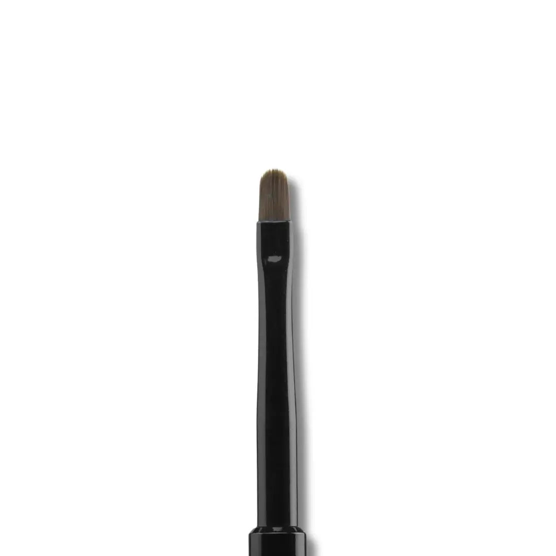 Professional gel brush with 4mm oval tip – ideal for clean and even gel application.