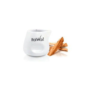Vanira Aromatic Candle with Sandalwood fragrance, ideal for relaxation and skin care, made from natural oils.