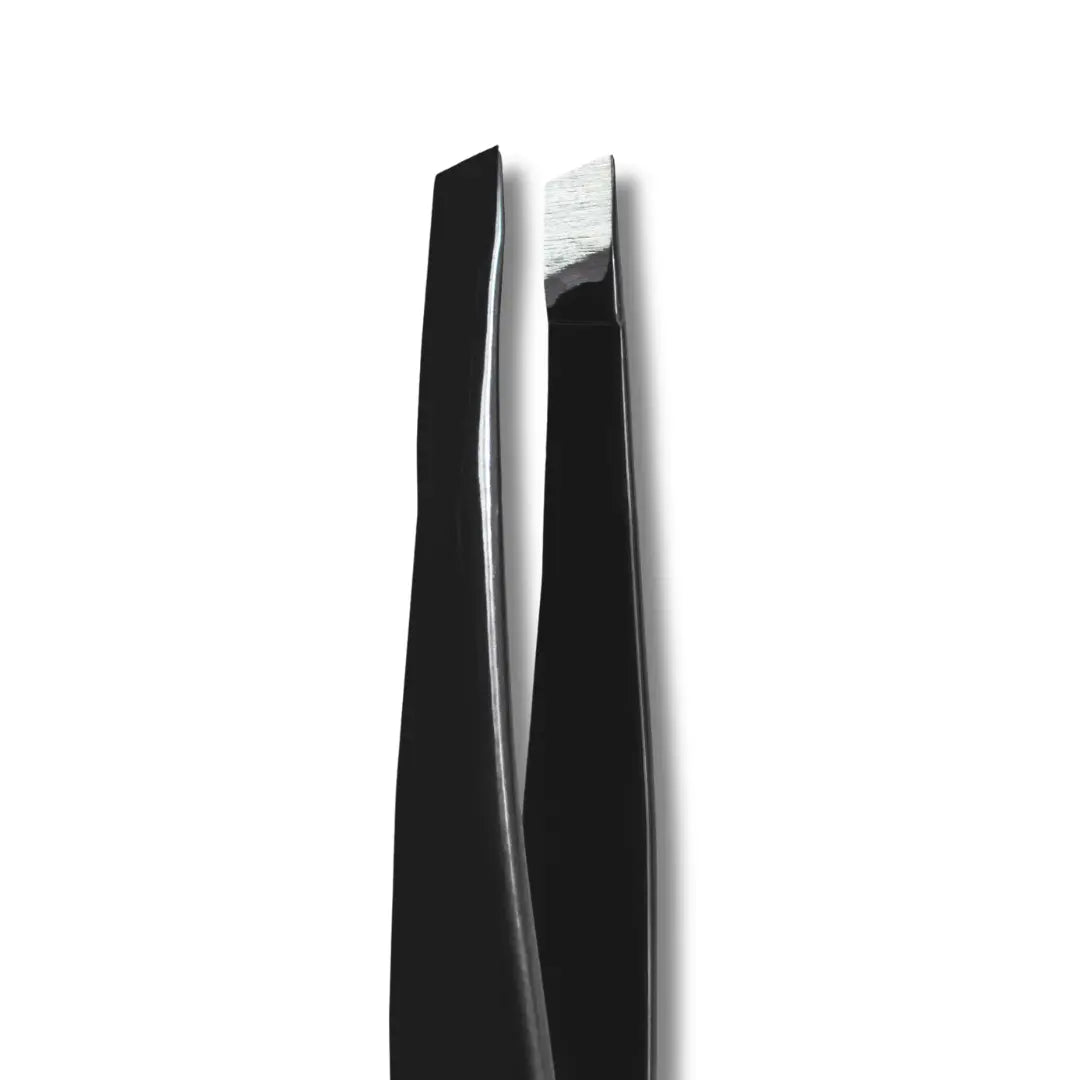 Staleks Pro Expert 11 Type 4 Eyebrow Tweezers with narrow beveled edges