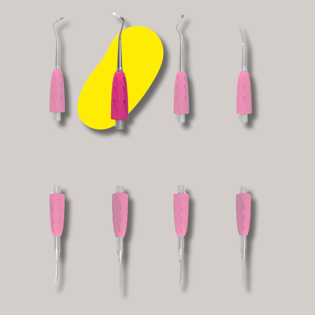 Combo UNIQ 32 Curette (Bend to the Right) – stainless steel pedicure tool for ingrown nails and callus removal with an ergonomic silicone grip.